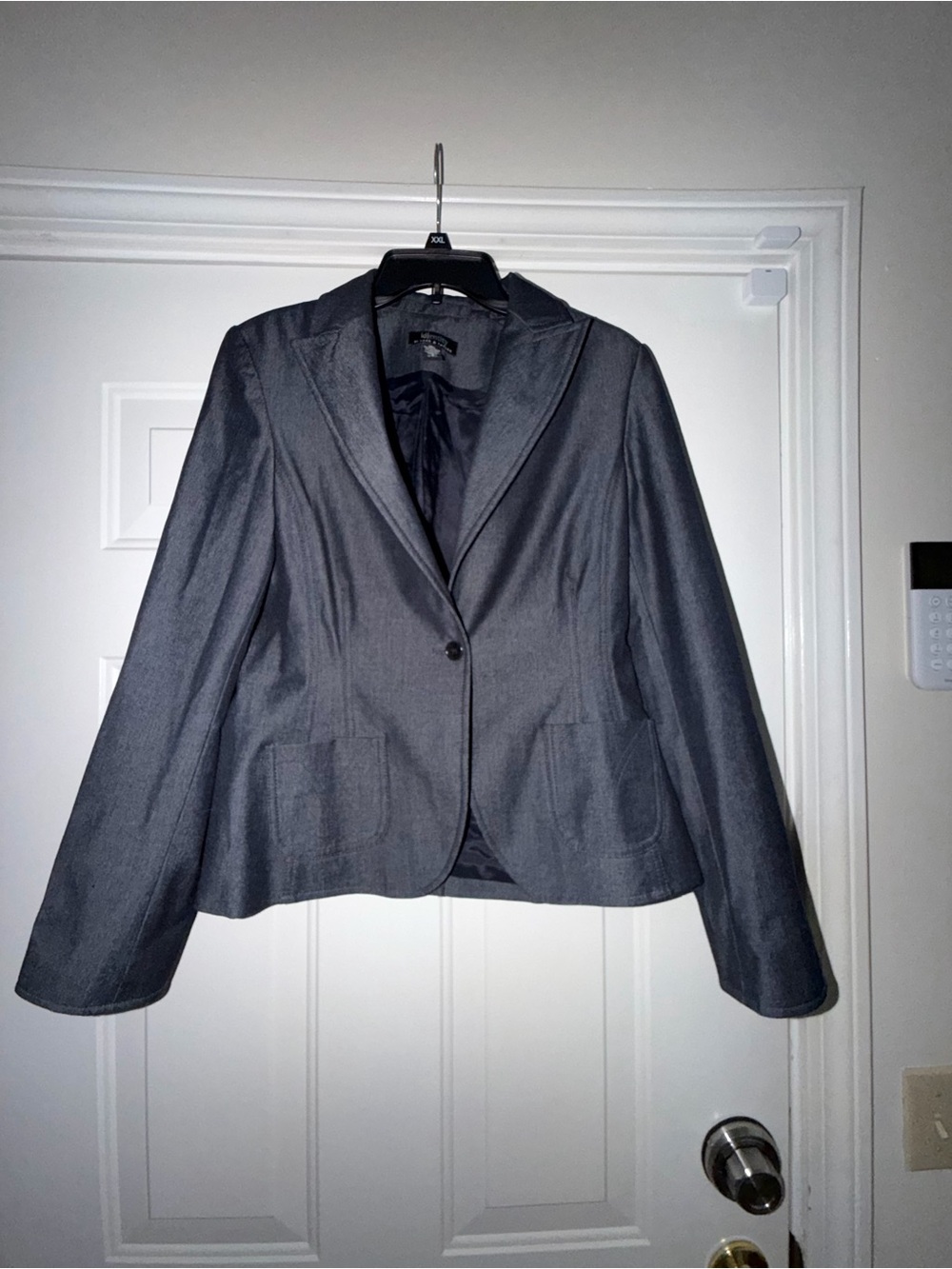 Identity - Lord & Taylor.  Charcoal Single-Button Structured Blazer. Sz 8